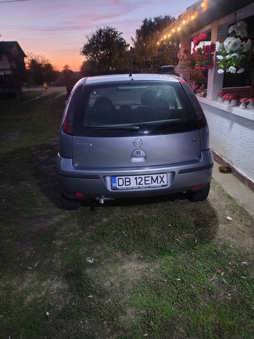 Vând Opel CORSA 1.2 2004
