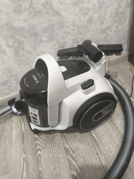 Полесос bosch срочно продам