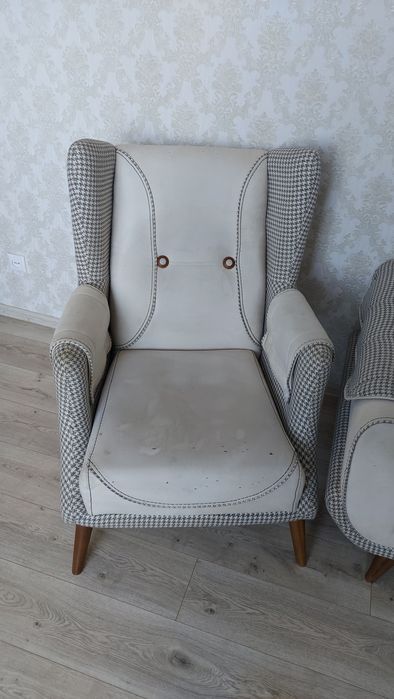 Диван и два кресла