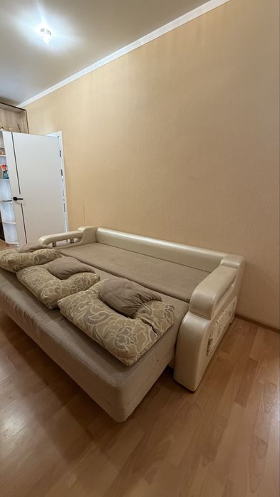 Раскладной диван с ящиками для хранения