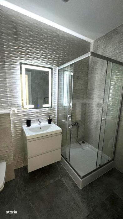 Apartament de inchiriat cu doua dormitoare si doua bai, in bloc nou