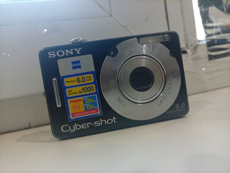 Продам фотоаппарат сони