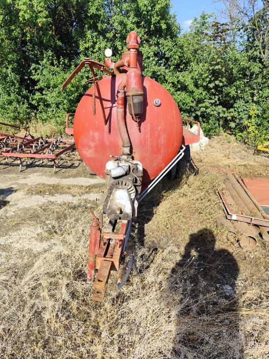 Cisternă agricolă 4000L cu pompă – remorcabilă, ideală pentru apă, irigații