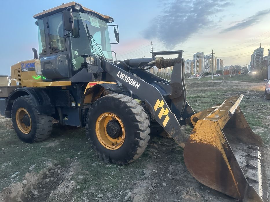 Продам погрузчик ковшовый