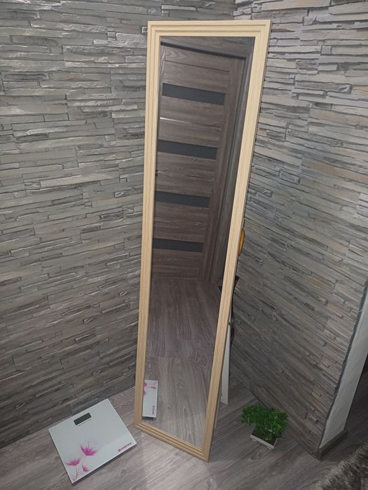 Oglinda decorativa 1,56×0,36 cm