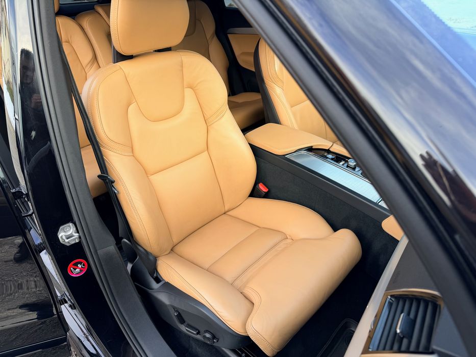 Volvo XC90 an 2017-2.0d/235 CP- D5/AWD-unic proprietar!