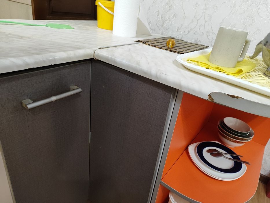 Продаю кухонный мебель