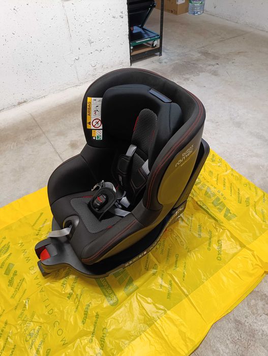 Столче за кола ISOFIX i-Size Britax Romer DUALFIX M Cool Flow