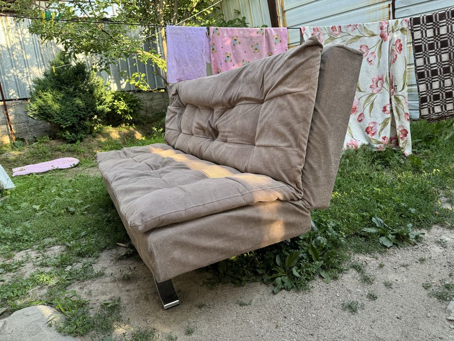 Продам диван с креслами