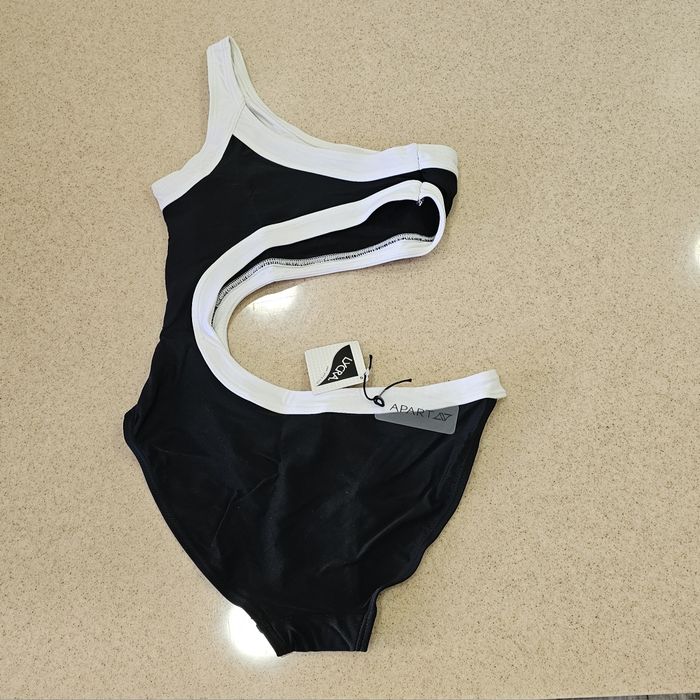 Купальники женские