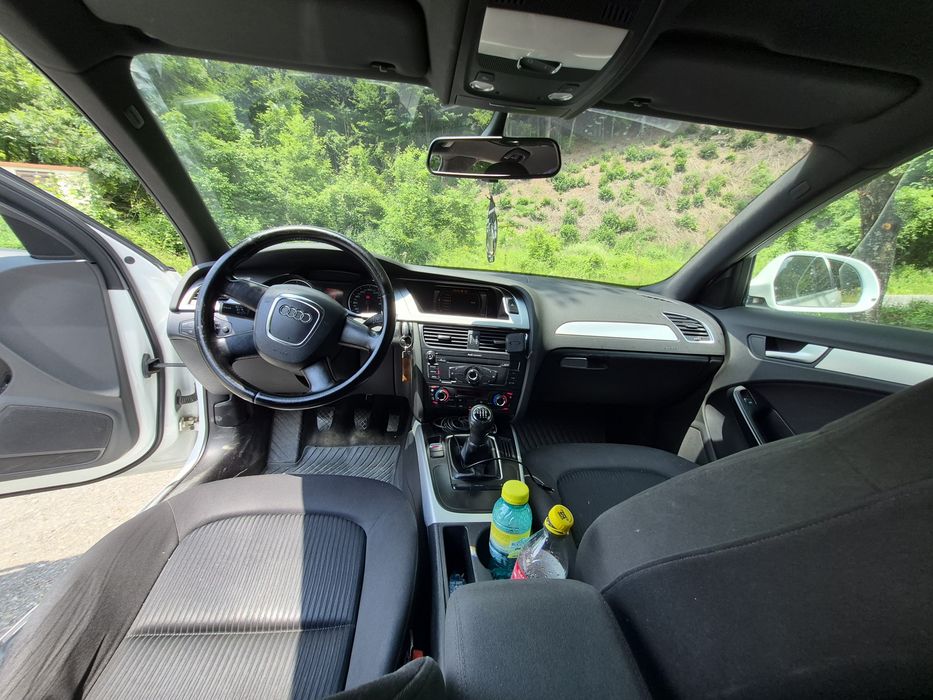 Vând audi a4 b8 motor 2,0 tdi