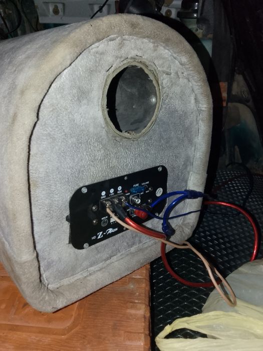 Продам Сабвуфер.