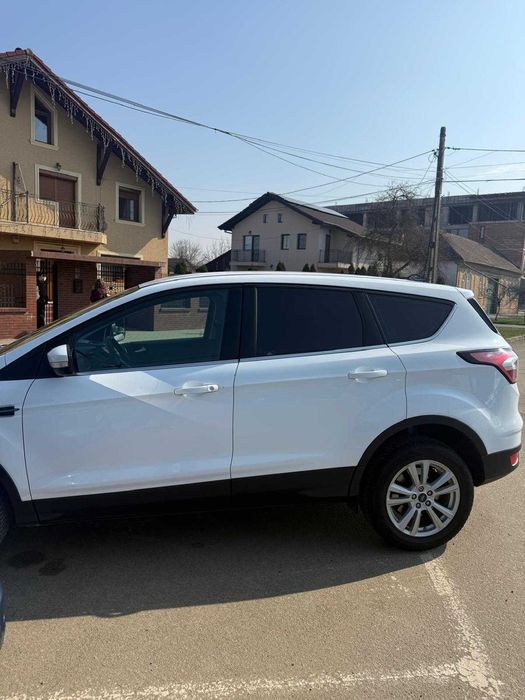 Unic proprietar vand Ford Kuga