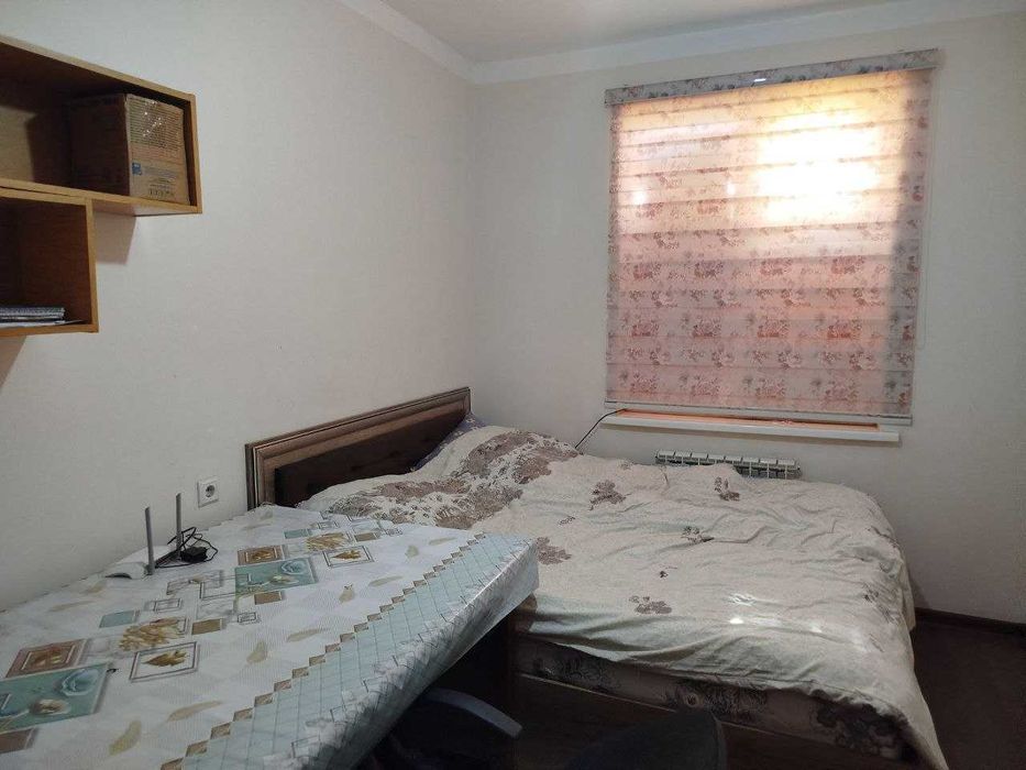 рўшшада 7 этажли уйда 1 каватида жойлашган 3 хонали уй сотилади