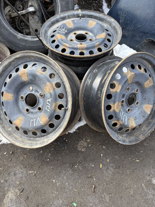 Продам 4 шт диски ровные заводские на 16