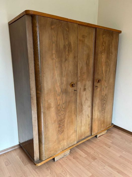 Холна секция и гардероб