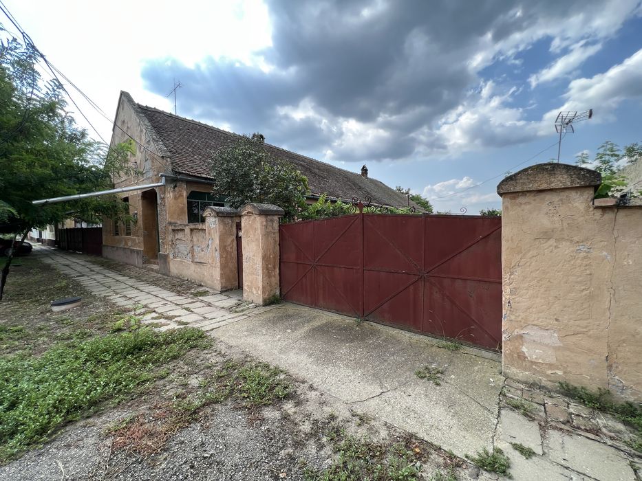 De vanzare casa in Sanmartinu Sarbesc