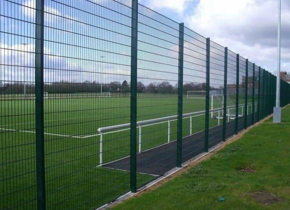 Vând garduri metalice la comanda