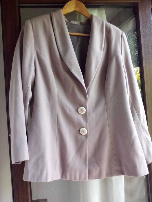 costum stofa 46/48,grej/bej,fusta cloche,taior,lucrat in atelier