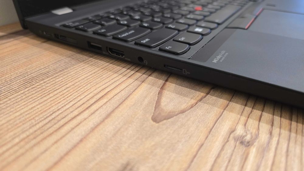 Продавам Lenovo ThinkPad T15 Gen2 перфектен