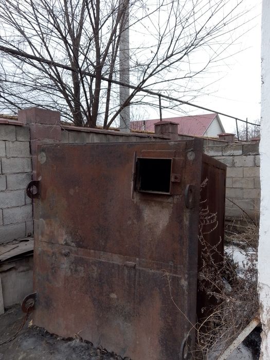 Железная ёмкость из под масла