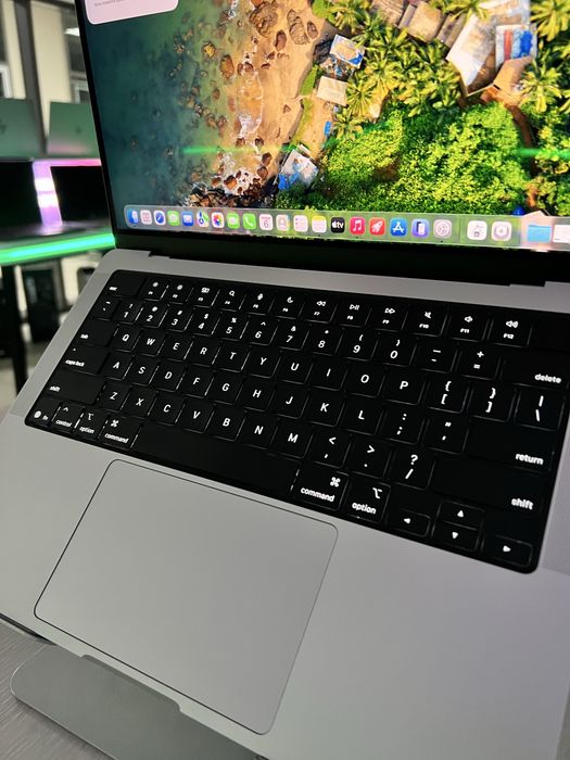 Apple MacBook Pro 14 | 32Gb | 2000Gb | M5