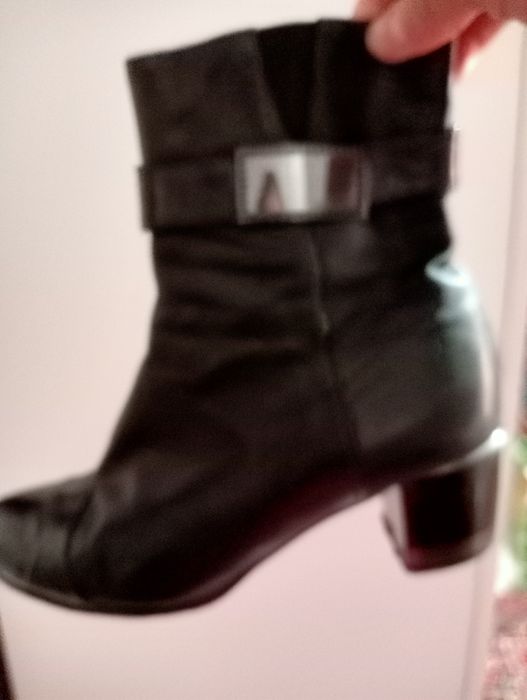 Срочно продаю одежду