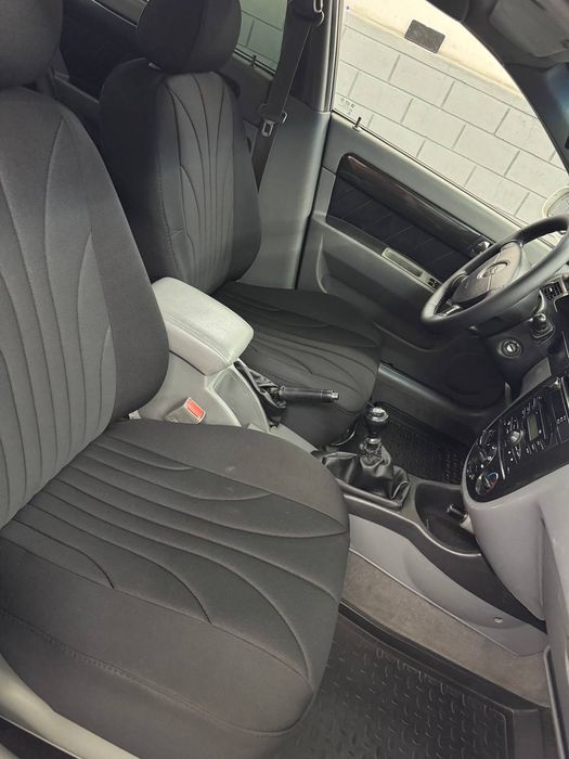 Lacetti 2010 sotiladi