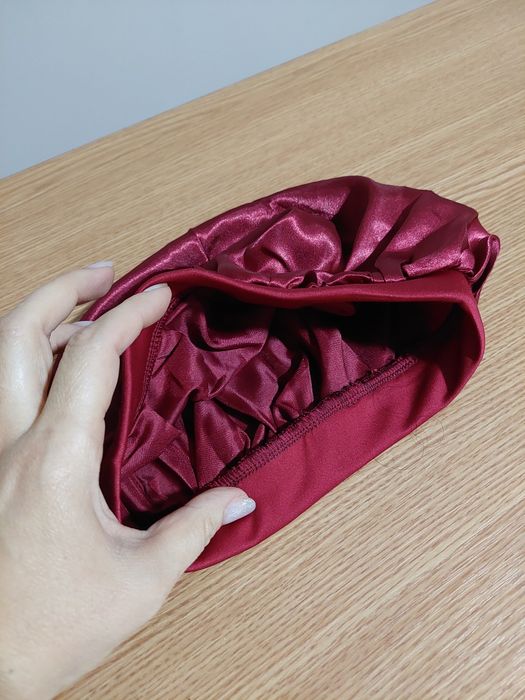 Boneta din satin NOUA