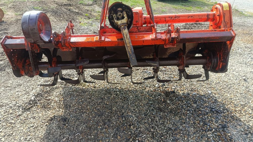 Vând diverse utilaje agricole