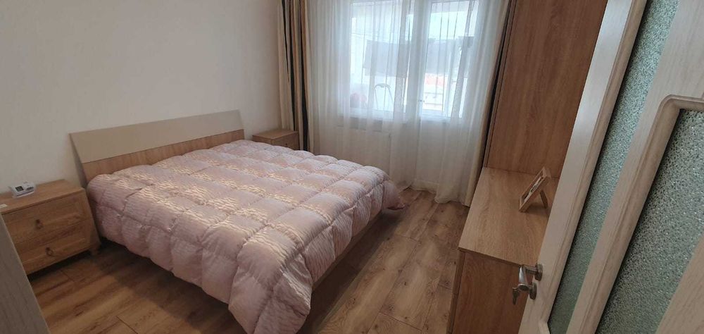 Închiriez apartament cu două camere