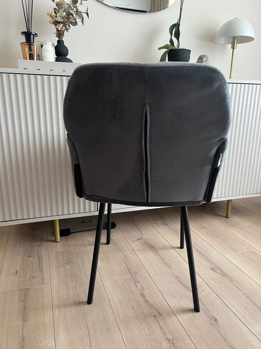 Трапезни столове