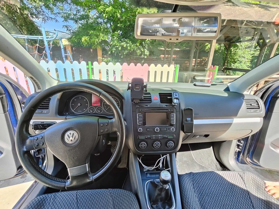 Volkswagen Golf (2009) | Impecabila Tehnic, Stare Vizuala Excelenta | 1.9 TDI (105 CP) - Cutie 6 Viteze Manuala