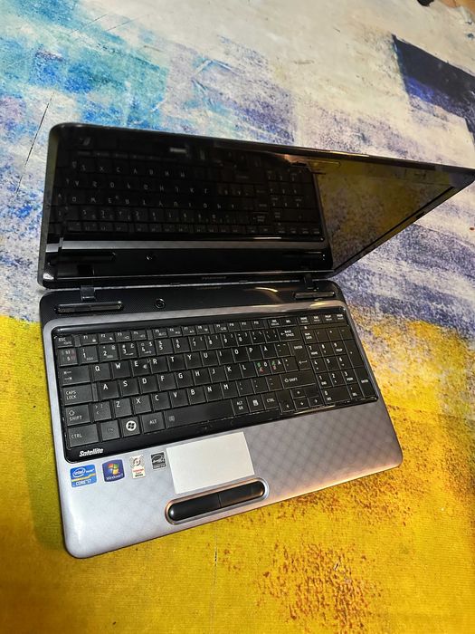 laptop toshiba L750, i7, 3 gb, hdd 500 gb