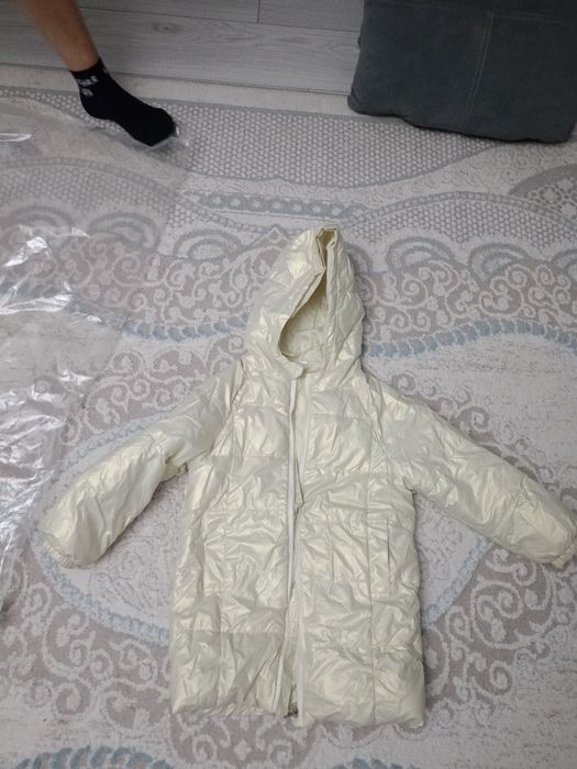 Продам куртку на девочку 110 размер