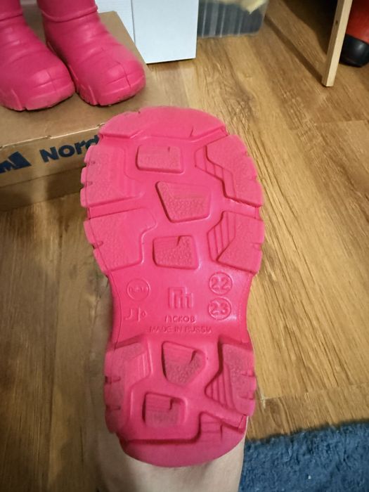 Продам резиновые сапоги