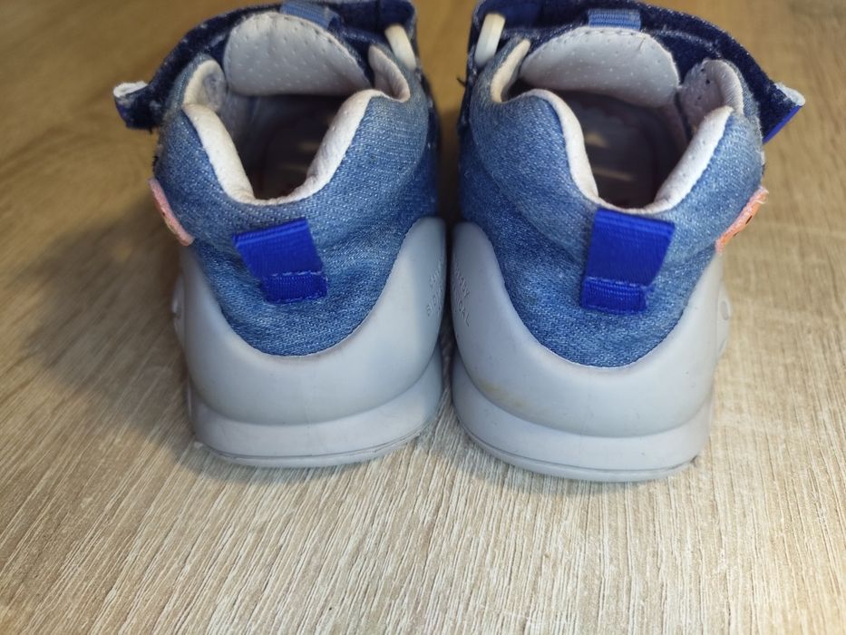 Обувки biomecanics 23