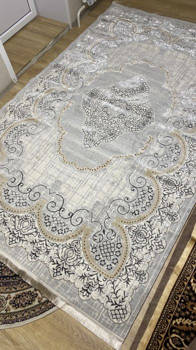 Продам ковер 200 на 300