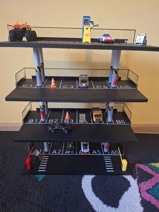 Детски паркинг гараж (ръчна изработка)