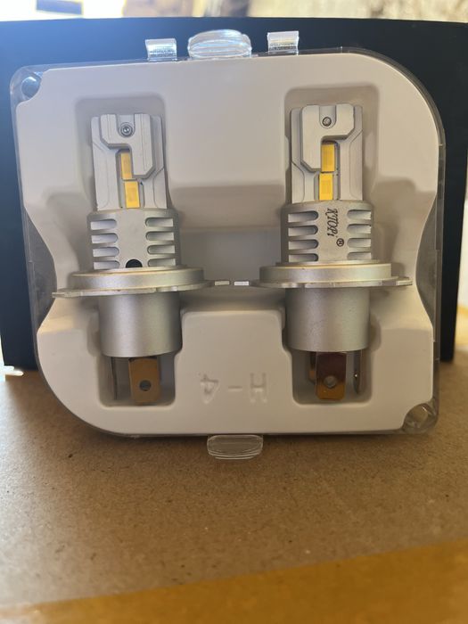 LED M8 PRO H4 {+ подорок есть}