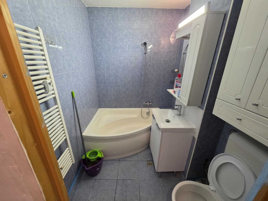 Inchiriez apartament 3 camere