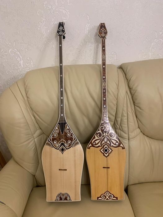 Домбыра,Қобыз,футляр сатамын