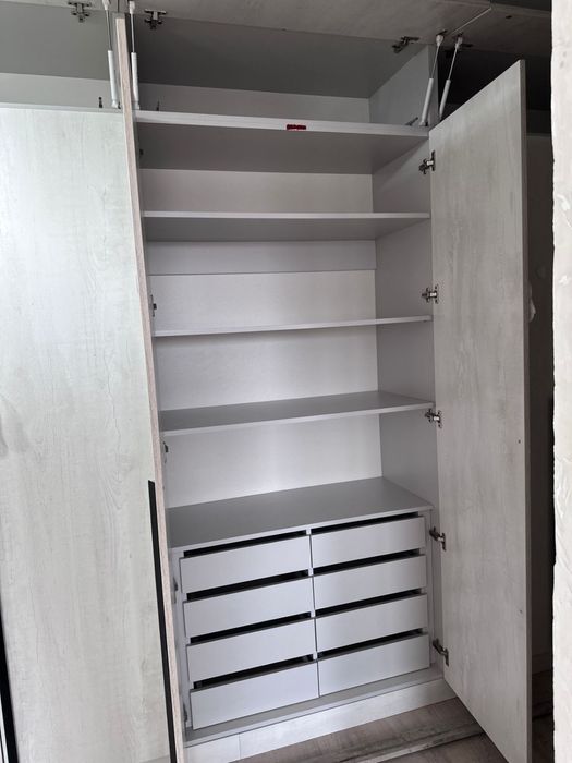 Продам встроенный шкаф