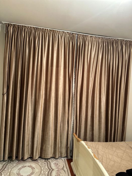 Продам шторы в отличном состояний