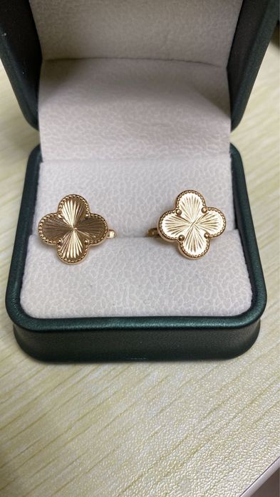 Золотые серьги Ванклиф