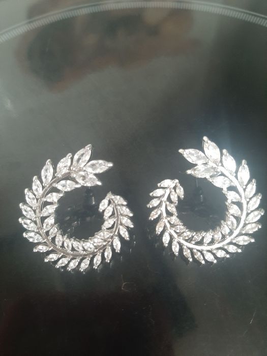 Серьги классные модные