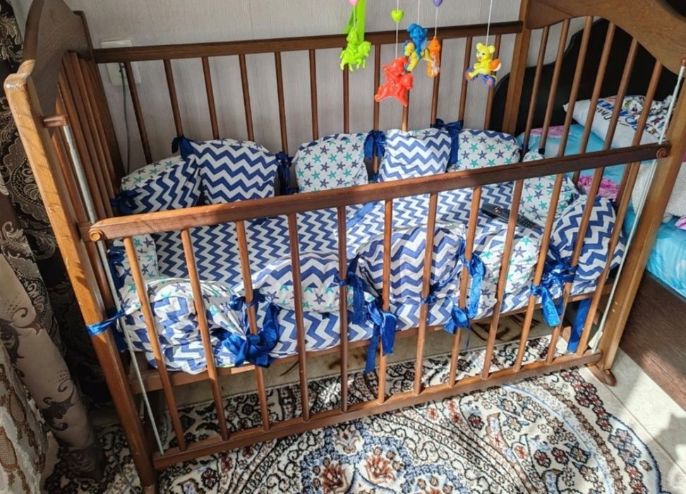 Продам детскую кроватку