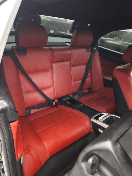 Dezmembrez BMW 330d E93 231cp,M Pack,Recaro piele rosie,Navigatie CCC