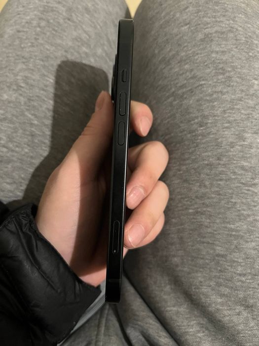 Продам iphone 15 на 128 гигов