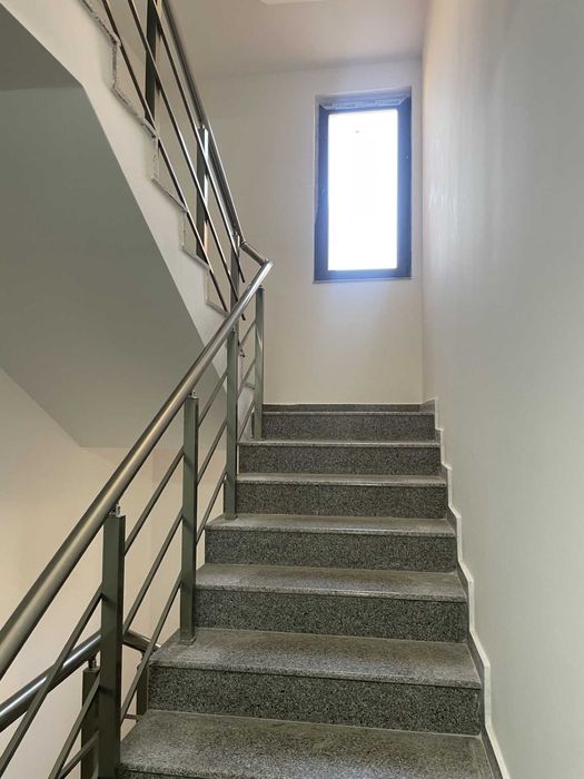 Дава се под наем Тристаен апартамент в Казанлък - 101 кв.м за 136680 € - Снимка #6